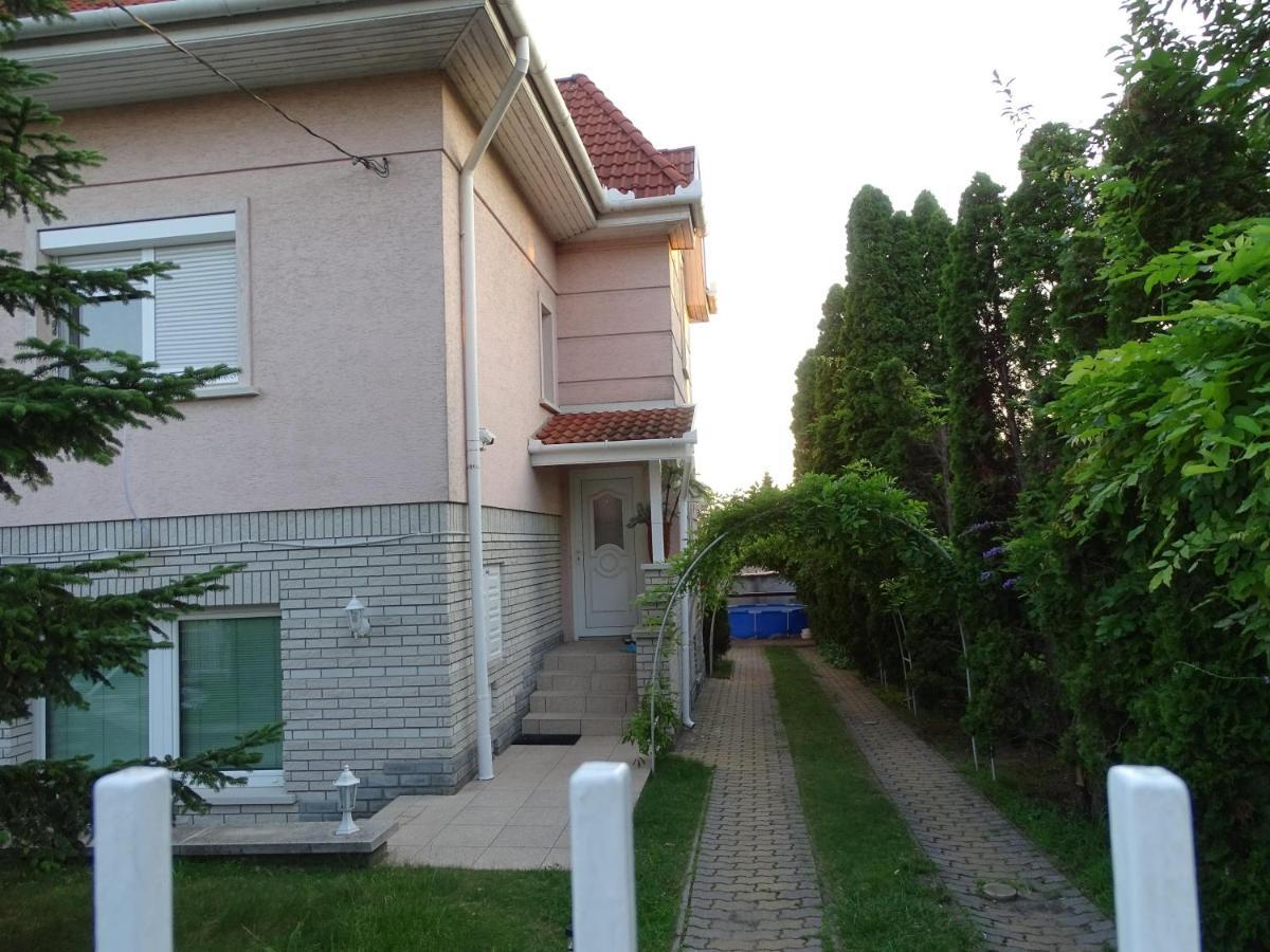 布达佩斯苹果酒店 Budapest Exterior photo